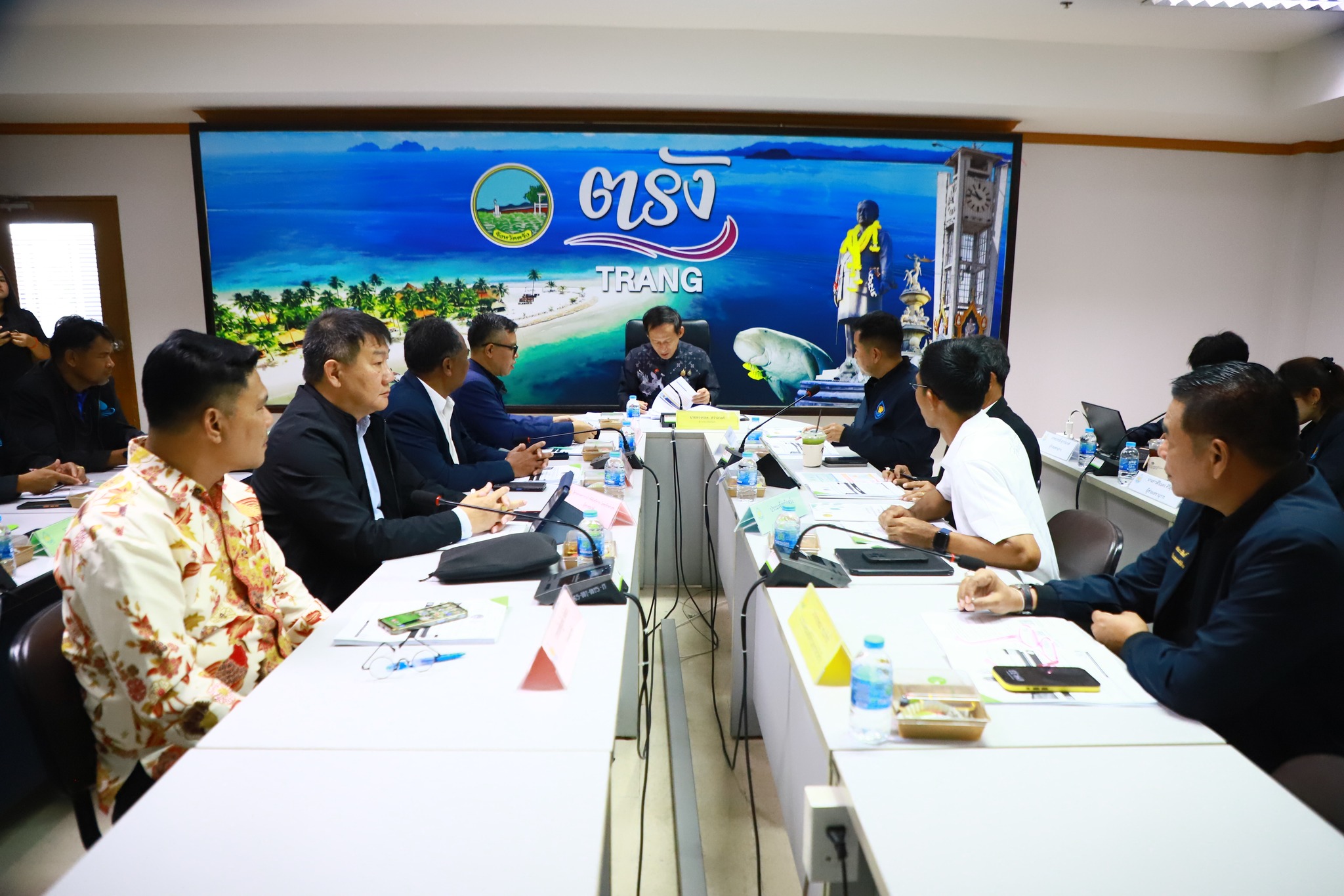 ตรังขับเคลื่อนแผนบริหารจัดการน้ำ! ผู้ว่าฯ นั่งประธานประชุมคณะกรรมการลุ่มน้ำภาคใต้ฝั่งตะวันตก ครั้งที่ 2/2569