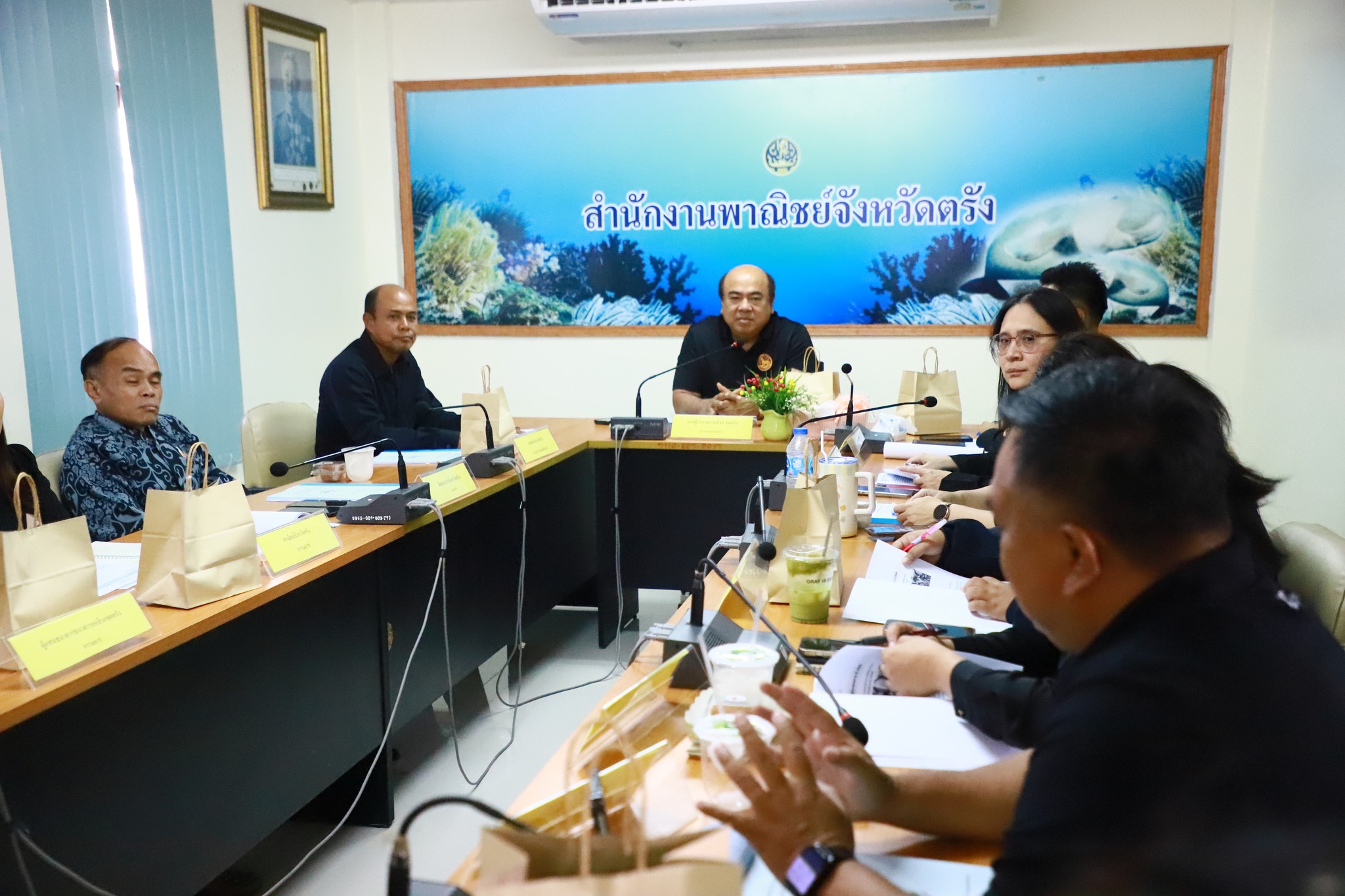 ตรังขับเคลื่อนเศรษฐกิจฐานราก ประชุมคณะกรรมการวิสาหกิจชุมชนจังหวัด ประจำปี 2569