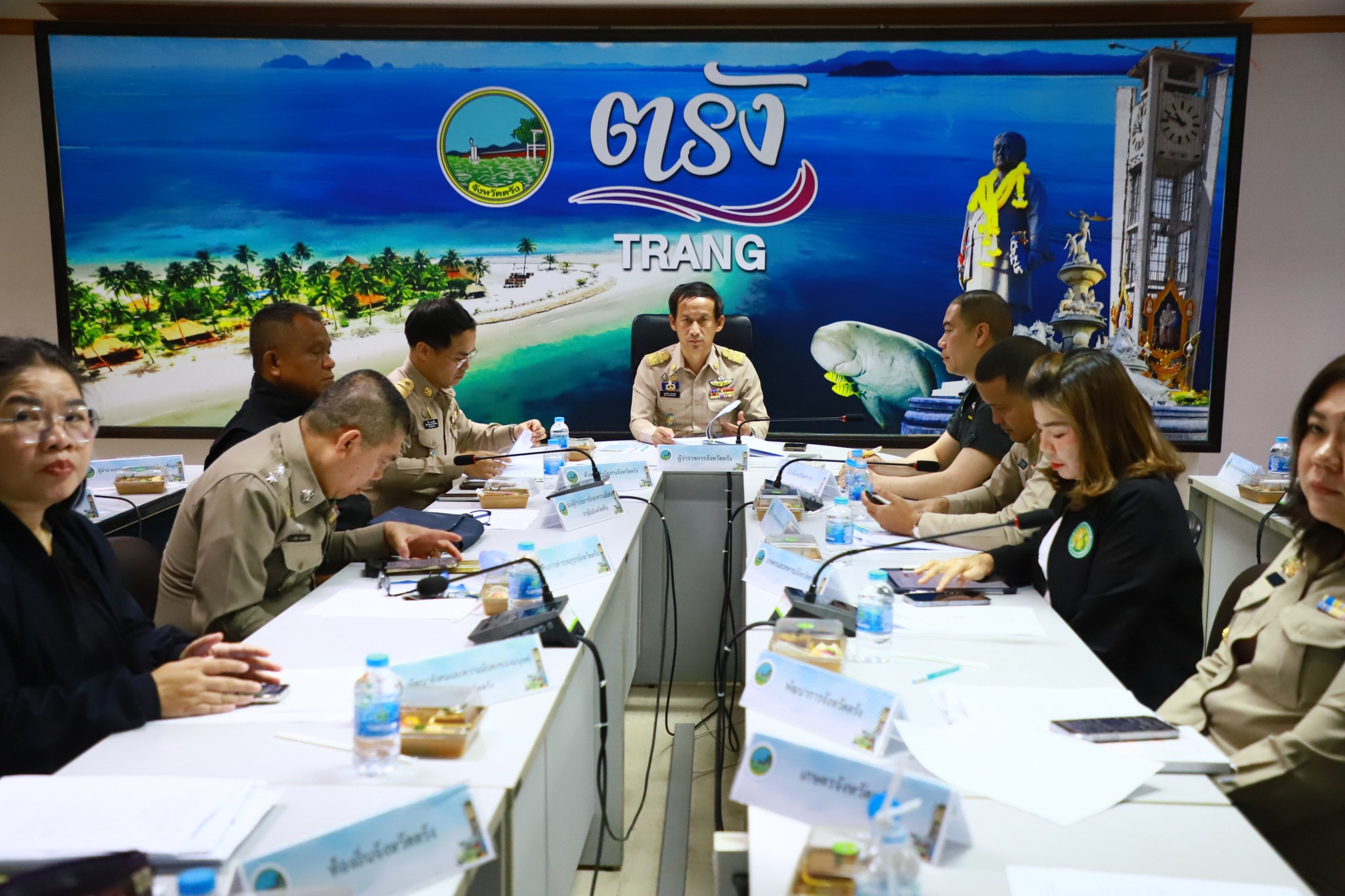 องคมนตรีเปิดโครงการ One Plan ยกระดับการบริหารงานพระราชดำริภาคใต้ จังหวัดตรังขานรับนโยบายผ่านระบบทางไกล