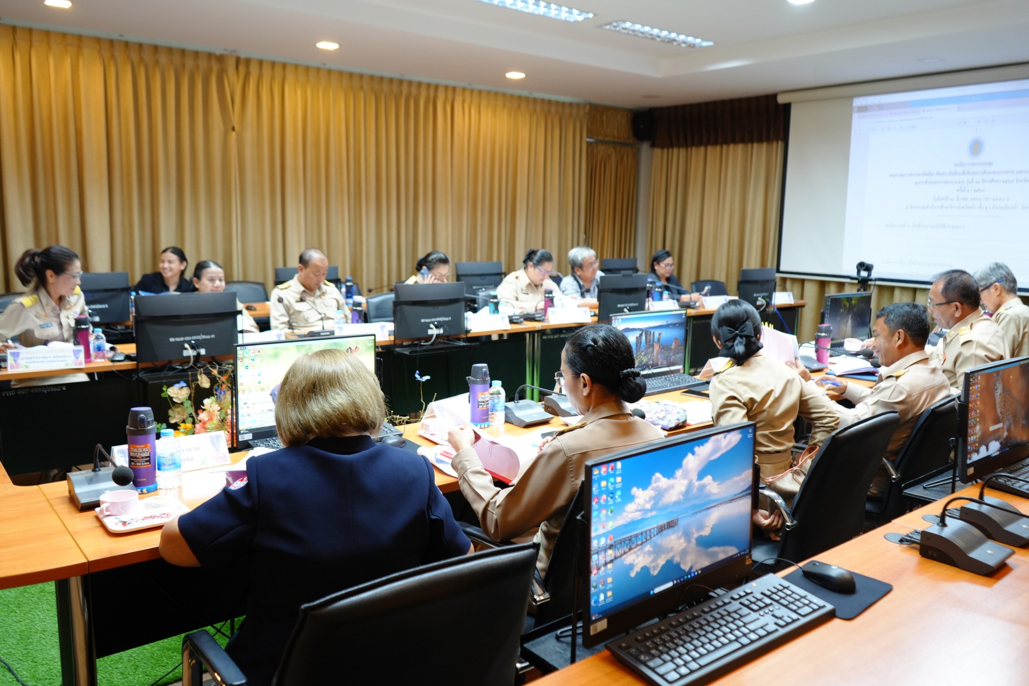 ตรังประชุมคัดสรรนักเรียนรับทุนพระราชทาน ม.ท.ศ. รุ่นที่ 18 มุ่งสร้างโอกาสทางการศึกษาแก่เยาวชนเรียนดีแต่ขาดแคลน  