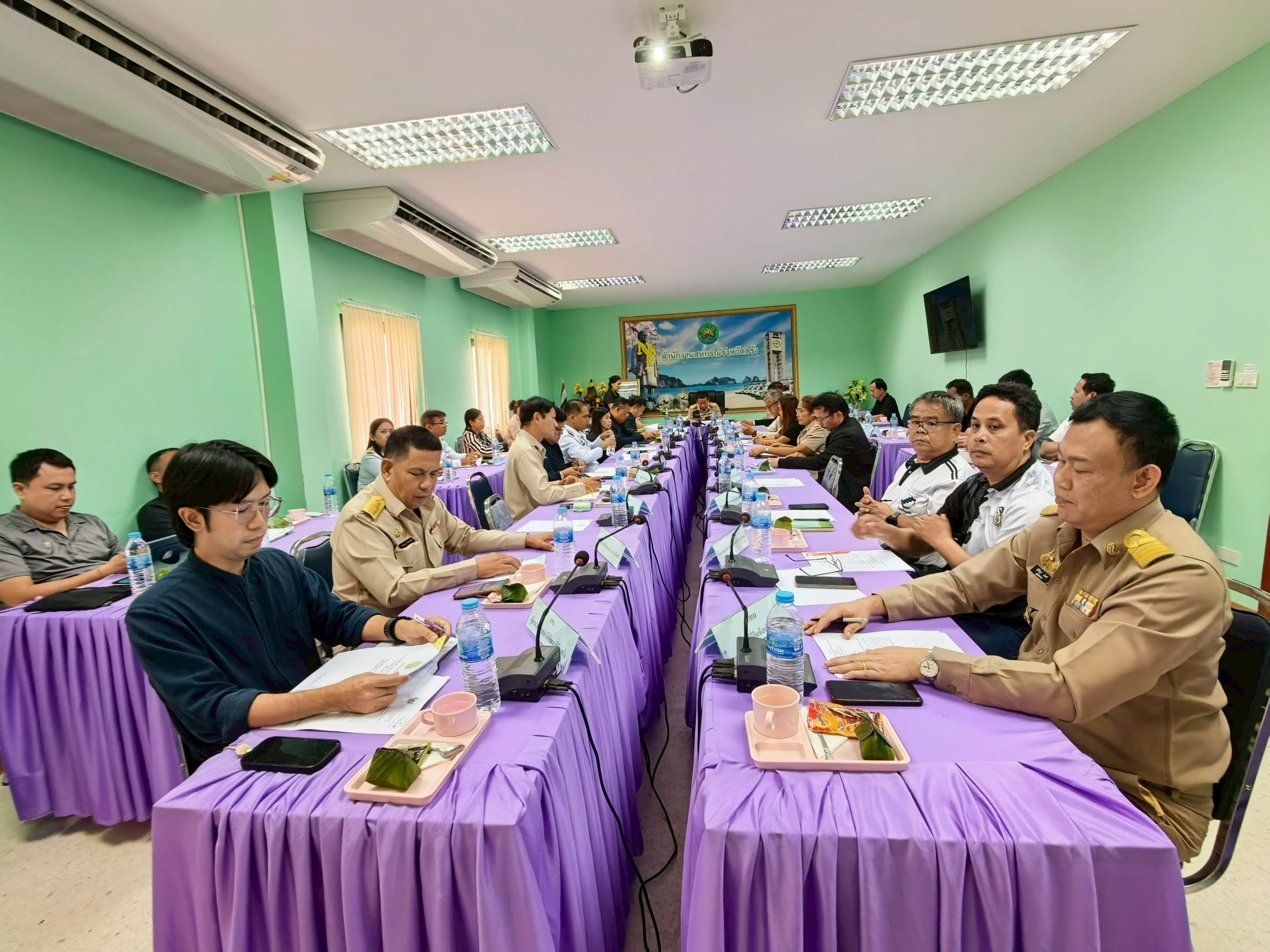 จังหวัดตรัง ขับเคลื่อนแนวทางพัฒนาศักยภาพสหกรณ์กองทุนสวนยางบ้านไชยภักดี จำกัด มุ่งแก้ปัญหาโรงงานสกัดน้ำมันปาล์มอย่างยั่งยืน