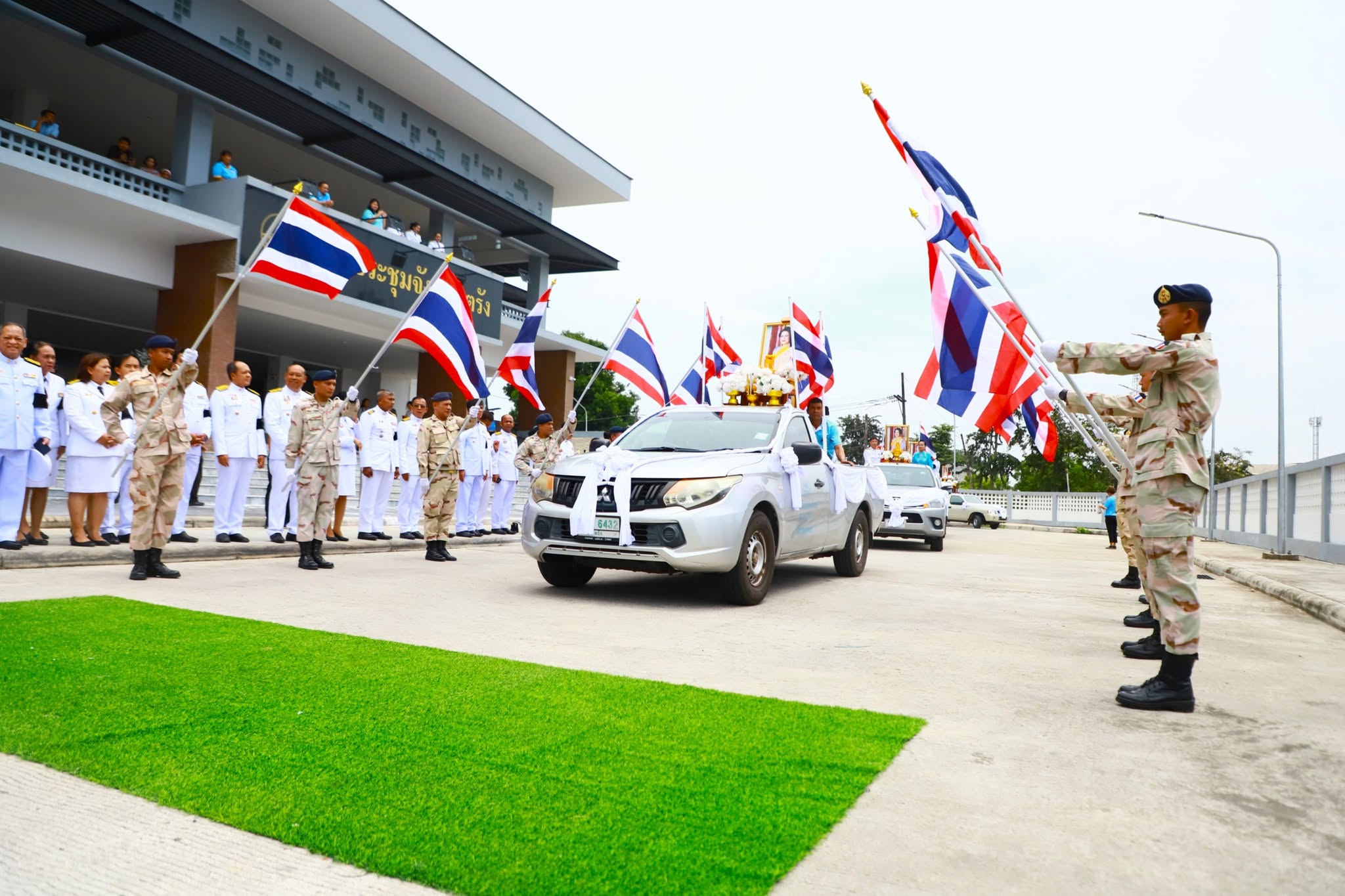 จังหวัดตรัง จัดพิธีมอบเงินพระราชทานขวัญถุงกองทุนแม่ของแผ่นดิน จังหวัดตรัง ประจำปี 2569 มุ่งสร้างชุมชนเข้มแข็ง ปลอดปัญหายาเสพติด