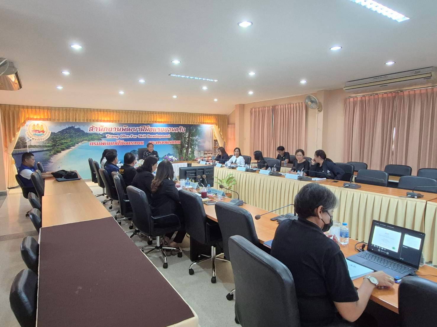จังหวัดตรัง ประชุมคณะกรรมการดำเนินการเลือกตั้งประจำจังหวัด ครั้งที่ 7/2569 เตรียมความพร้อมการเลือกตั้งบอร์ดประกันสังคม