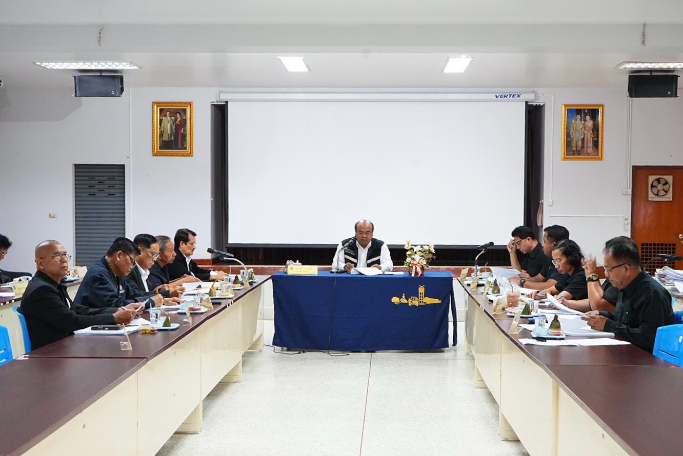 รองผู้ว่าฯ ตรัง นั่งประธานประชุม ก.จังหวัด พิจารณาเห็นชอบการโอน-รับโอน ข้าราชการ/พนักงานส่วนท้องถิ่น เยียวยาผู้สอบแข่งขันได้ตามมติ ก.กลาง