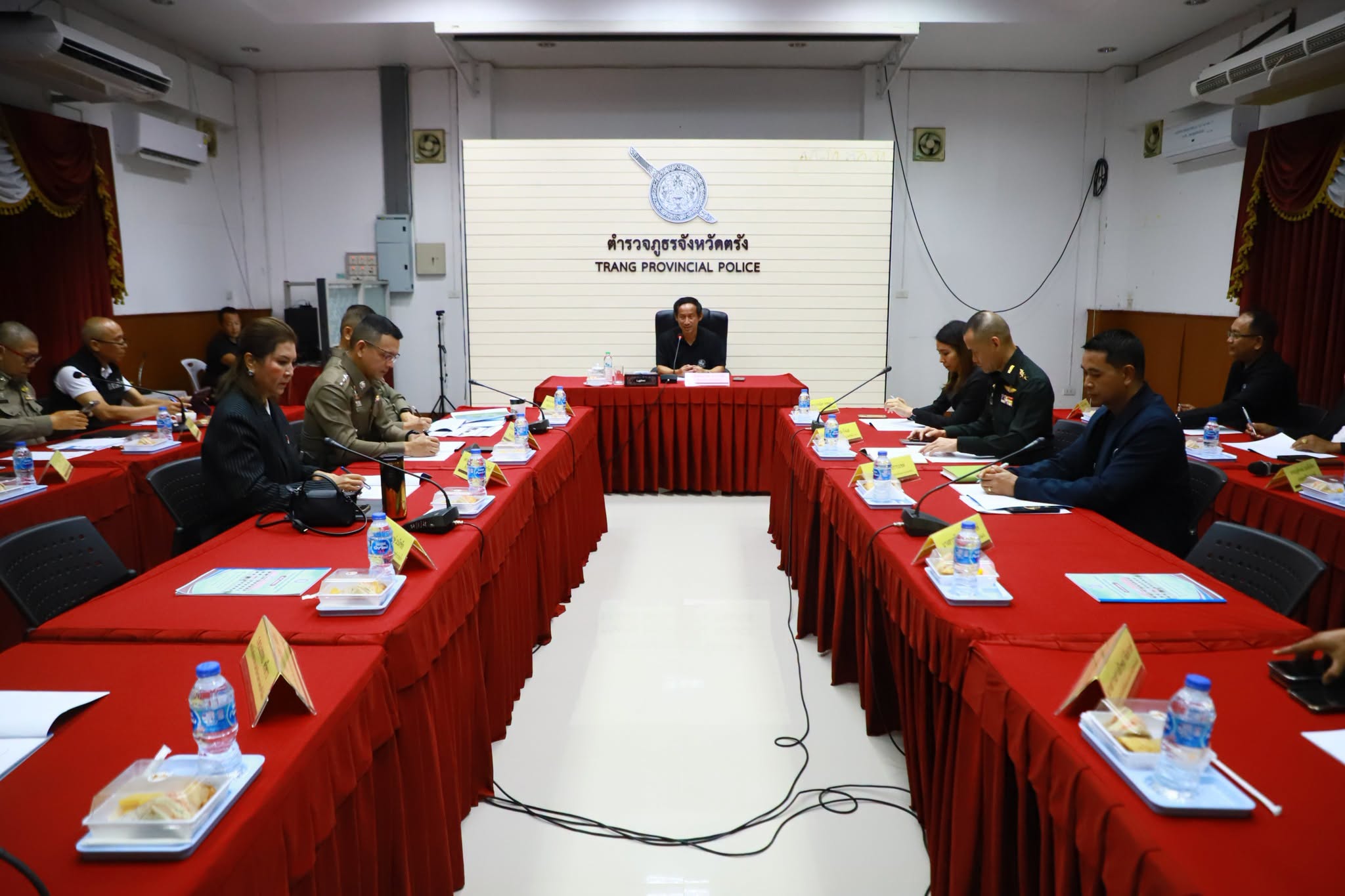 จังหวัดตรังประชุมคณะกรรมการตรวจสอบและติดตามการบริหารงานตำรวจ (กต.ตร.) จังหวัดตรัง ครั้งที่ 1/2569